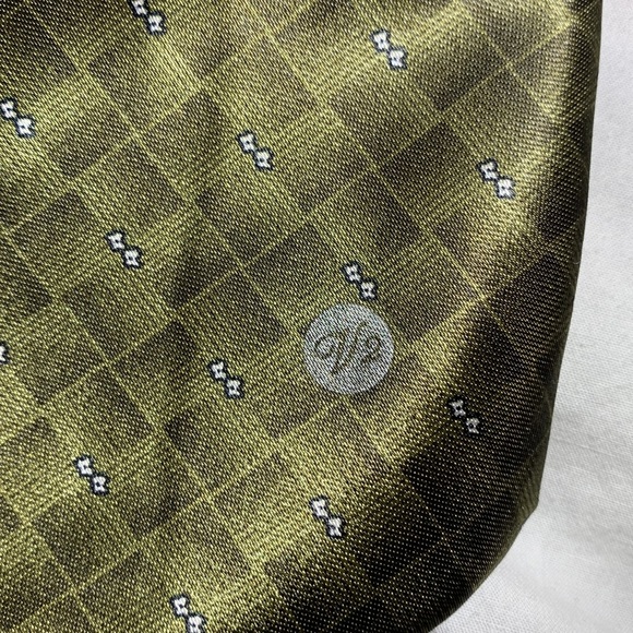 Mint shape VERSACE necktie.  100% silk and absolutely gorgeous. - Picture 2 of 4